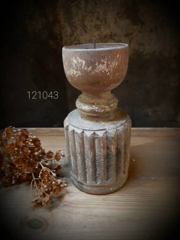 121043 kandelaar vintage grey