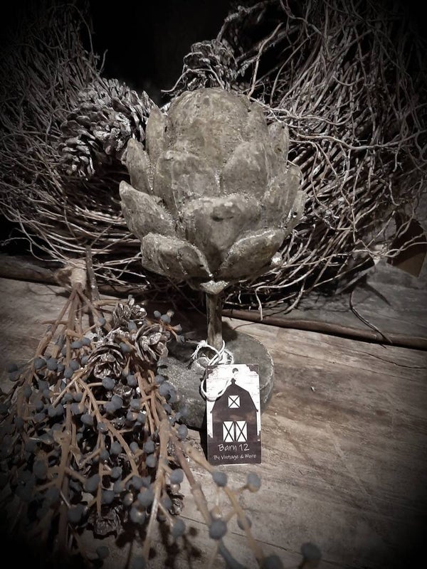 121007 artisjok op voet s ( verzenden eigen risico)