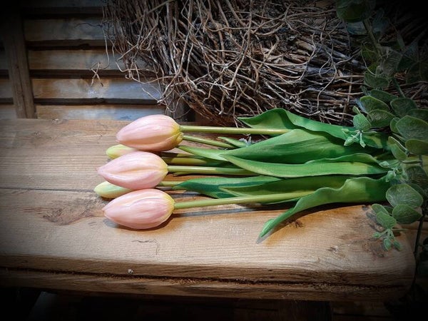 87031 7 Tulp per 7 in bos  pink