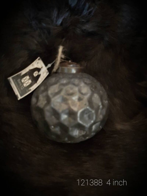 121388 per 6  christmas ornament gaan per 6