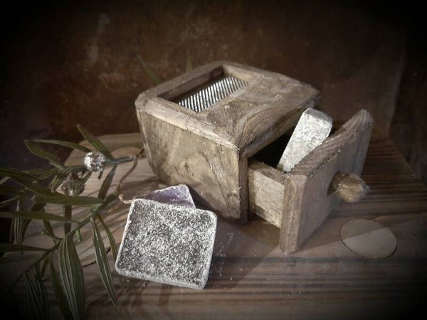 Houten bakje met lade en rasp