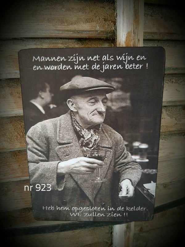 bordje nr. 923  man met wijn in kelder verpakt per 4