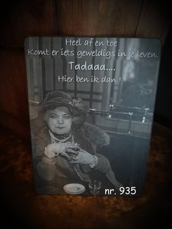 935  nostalgisch foto of tekstbordje  tadaaa per 4