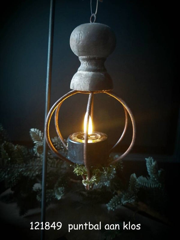 121849 hanging ornament rusty with wood