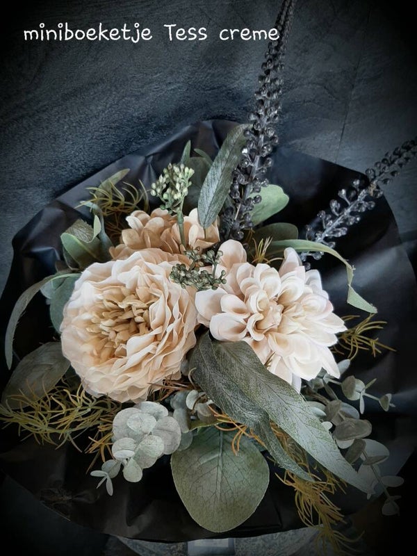 Boeket Tess creme