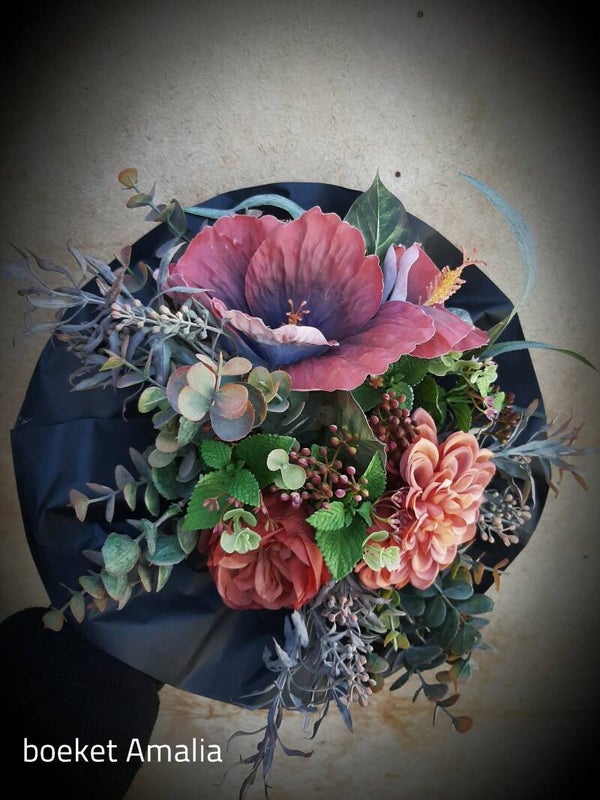 Boeket Amalia burgundy orange