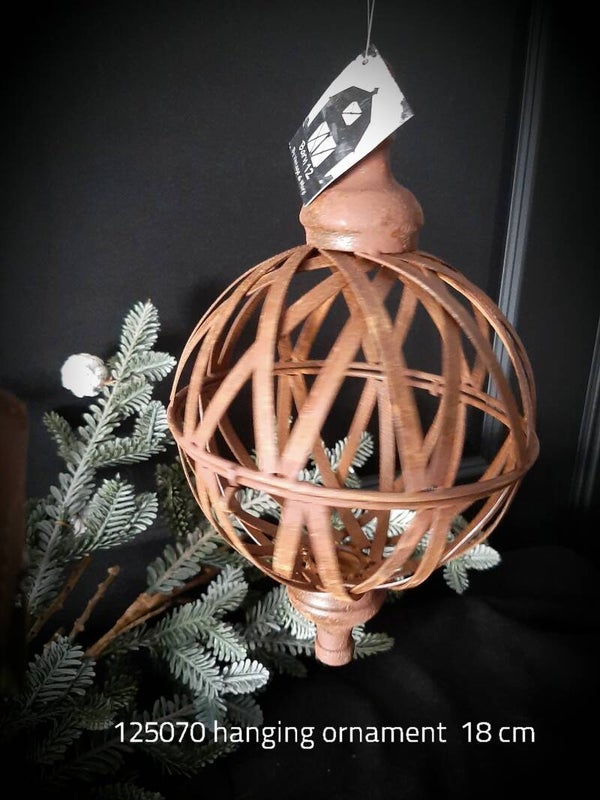125070 rusty ornament