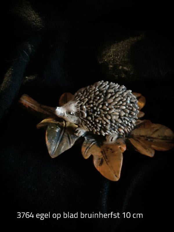 3764 egel op blad brons gaan per 6