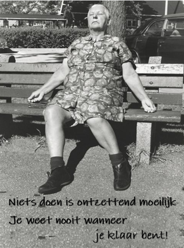 Nostalgisch foto en tekstbordje no. 838   ( 4 stuks) vrouw op bankje