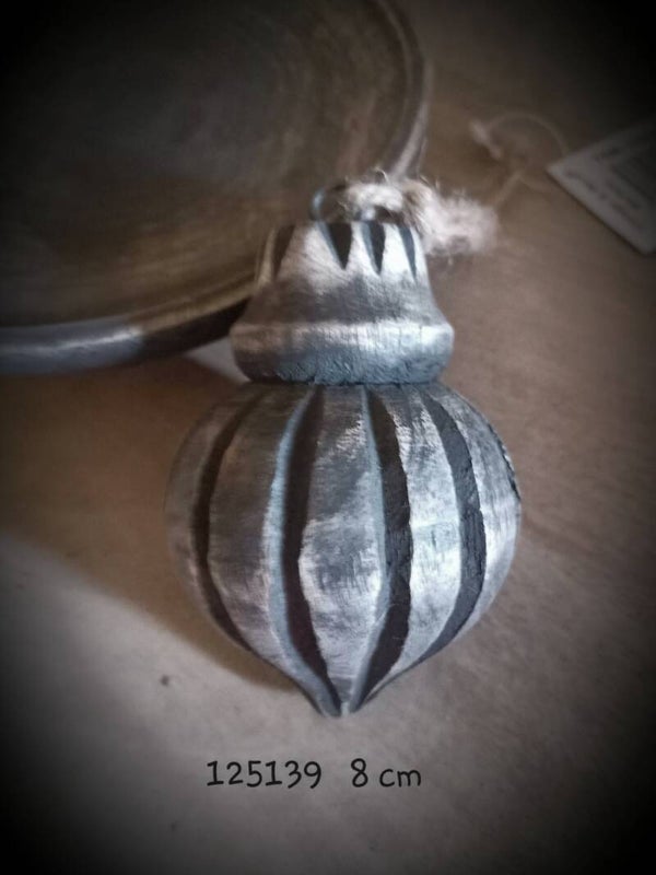 125139  houten toefhanger  8 cm vintage grey