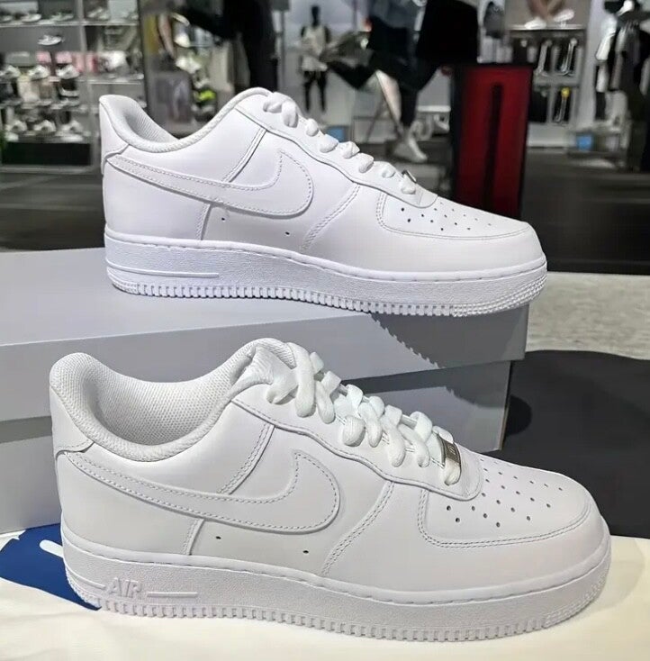 NIKE AIR FORCE ONE