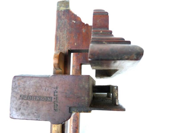 Lfd. Nr. 073 - 1 - Englischer Nuthobel von J.JOHNSON Planemaker 1720 - 1750