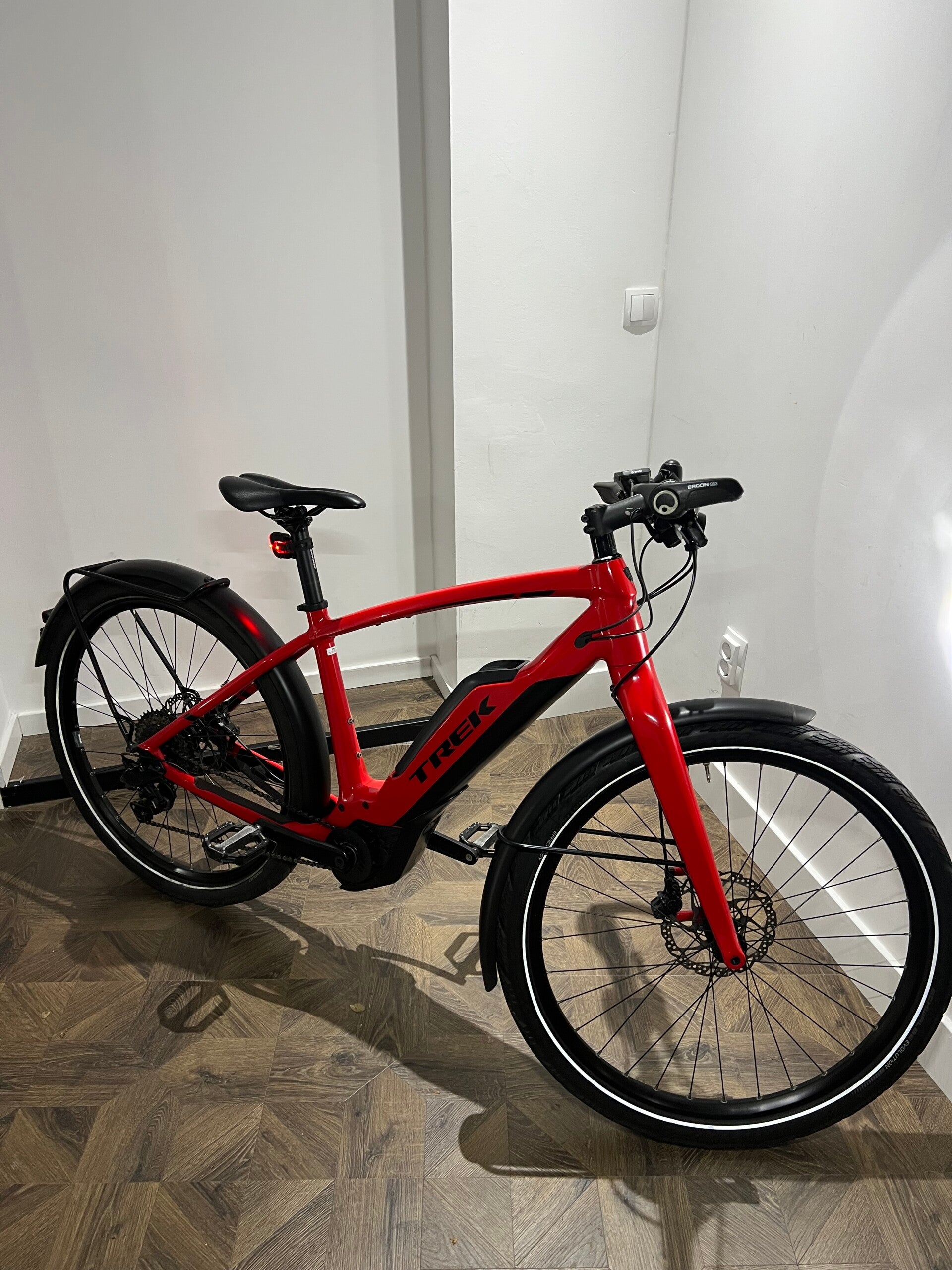 Trek commutet 8s