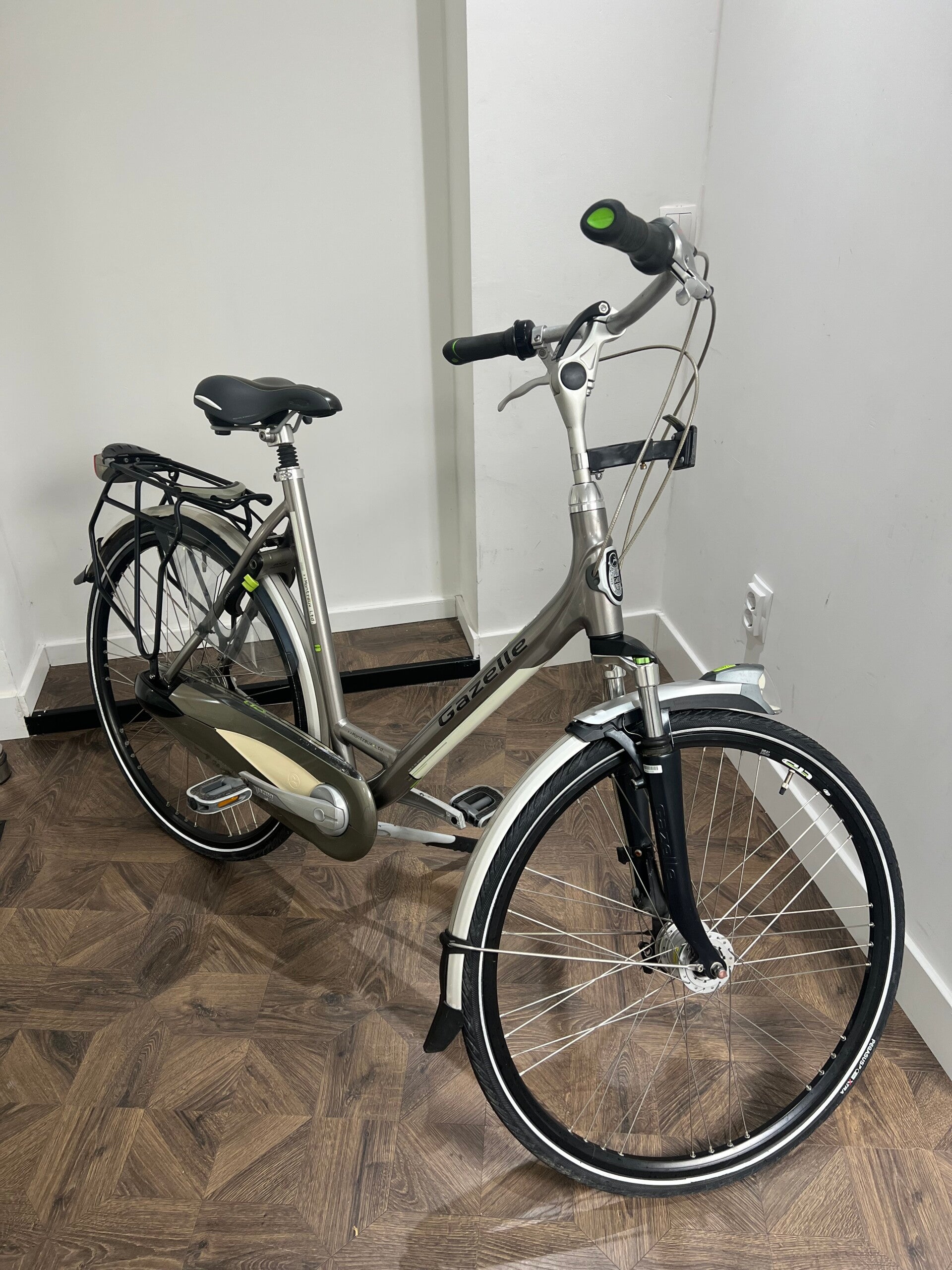 Gazelle orange limited edition dames model