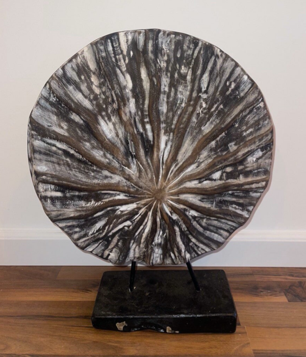 (7) Diverse houten decoratie op voet