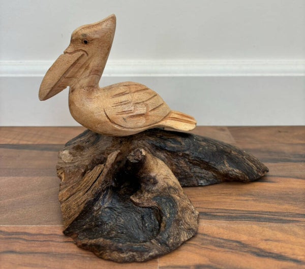 Houten pelikaan op stronk - KLEIN