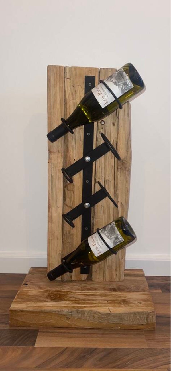 Industrieel wijnrek met metalen houders KLEIN