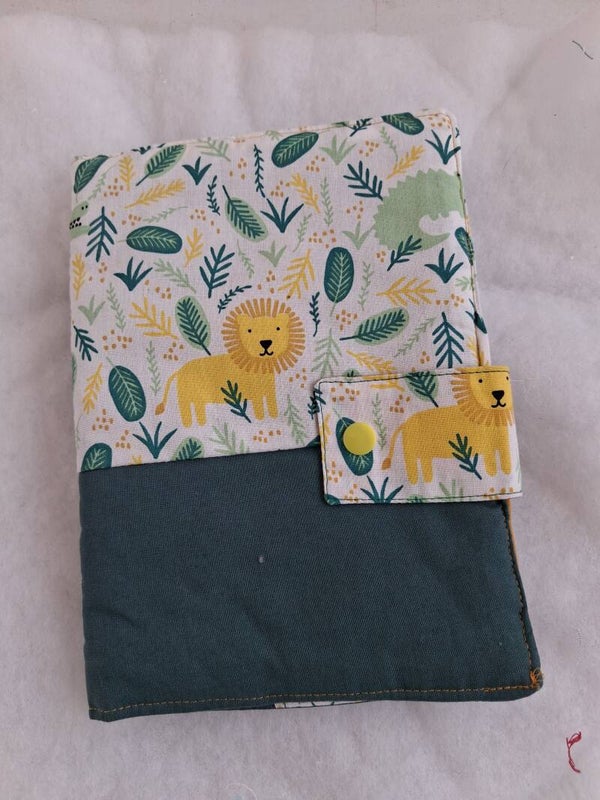 Housse carnet de santé thème savane