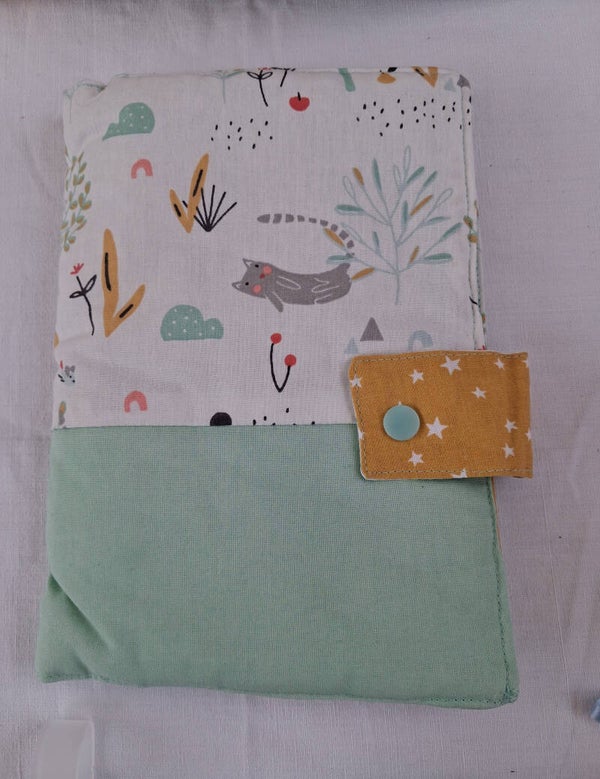 Housse carnet de santé chat matcha