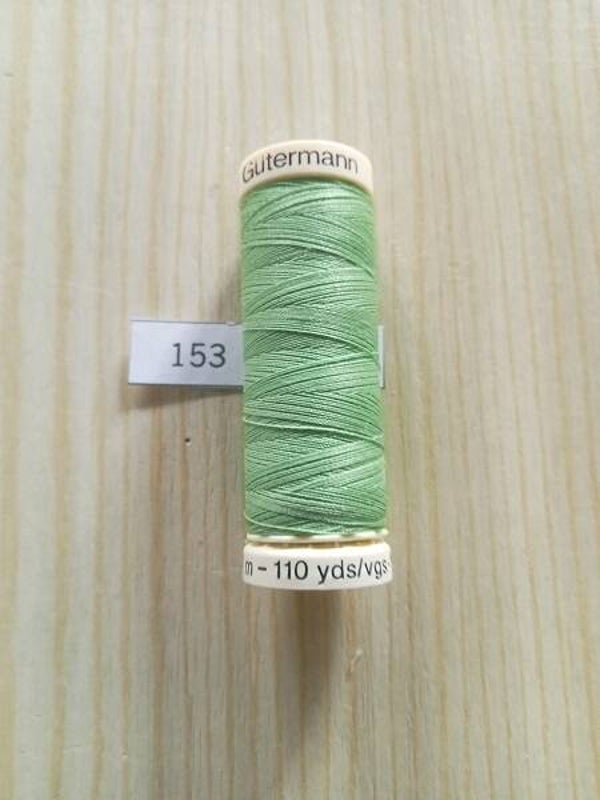 Fil Guterman pour tout coudre - 100 m - Vert printemps N° 153