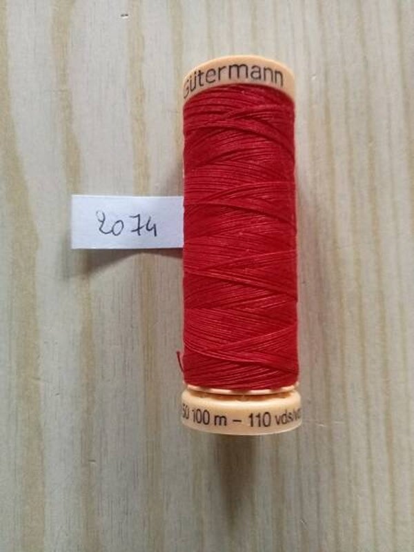 Fil Guterman pour tout coudre - 100 m - Rouge N° 2074