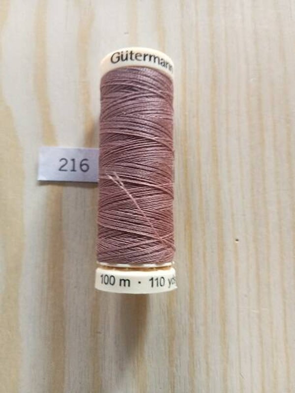 Fil Guterman pour tout coudre - 100 m - Marron N° 216