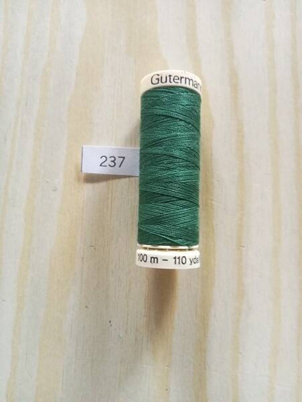 Fil Guterman pour tout coudre - 100 m - Vert sapin N° 237