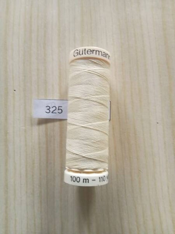 Fil Guterman pour tout coudre - 100 m - Jaune pâle N° 325