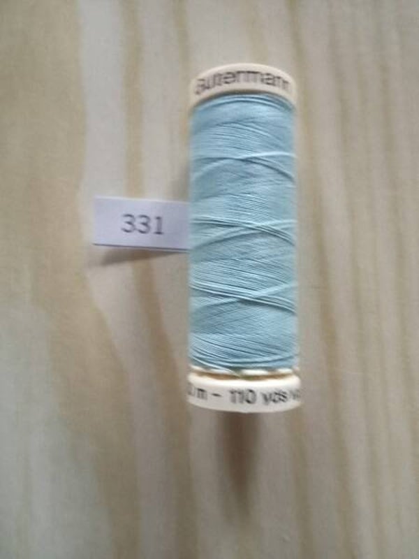 Fil Guterman pour tout coudre - 100 m - Bleu ciel N° 331