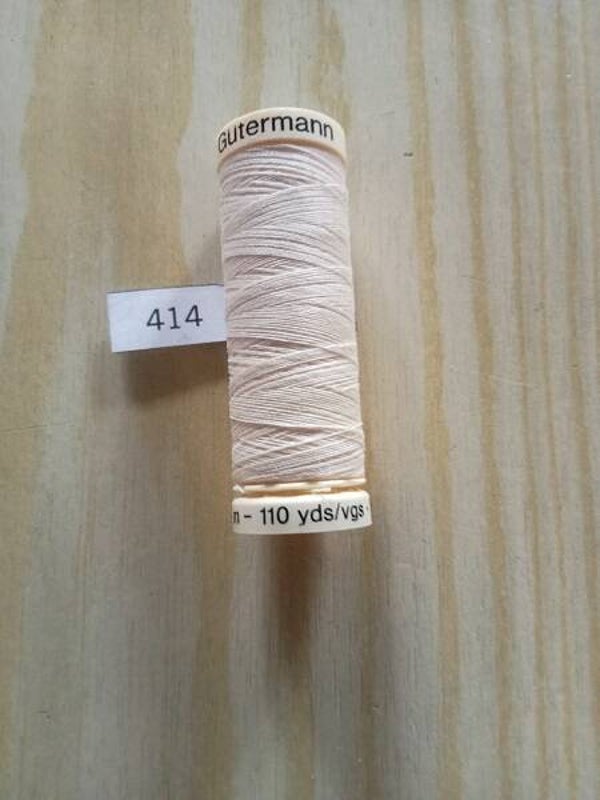 Fil Guterman pour tout coudre - 100 m - Beige N° 414