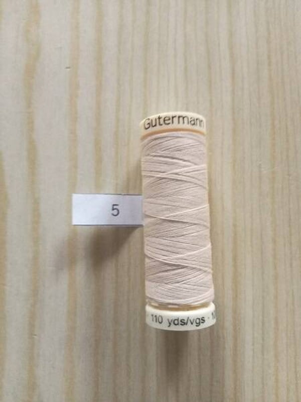 Fil Guterman pour tout coudre - 100 m - Beige N° 5