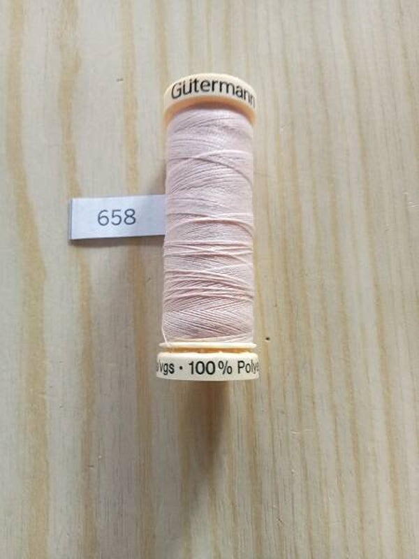 Fil Guterman pour tout coudre - 100 m - Rose pâle N° 658