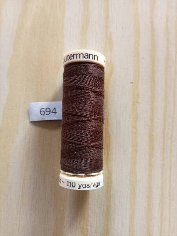 Fil Guterman pour tout coudre - 100 m - Marron N° 694