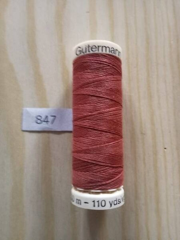 Fil Guterman pour tout coudre - 100 m - Rouille écureuil N° 847