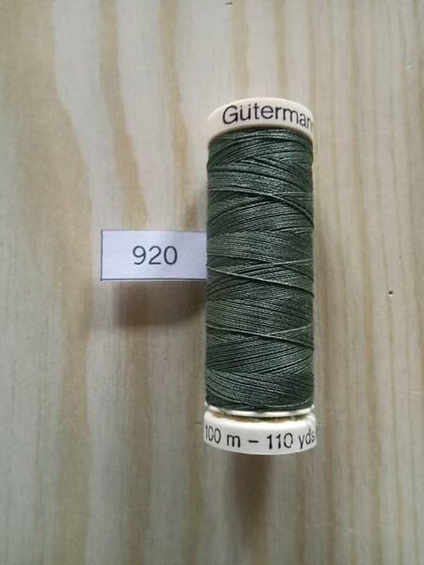Fil Guterman pour tout coudre - 100 m - Vert sapin N° 920