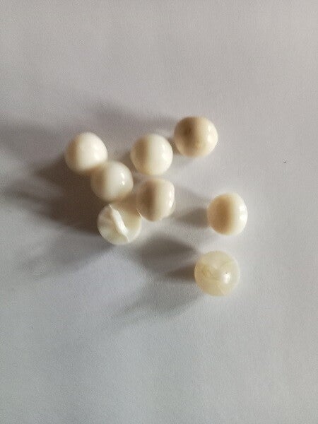 Lot 8 petits boutons à pied Vintage - 9 mm - Réf BP20