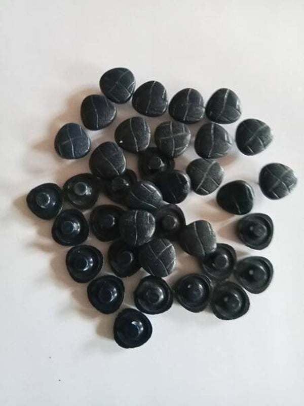 Boutons à pied triangulaire Marine Vintage - 15 mm - Réf BP39