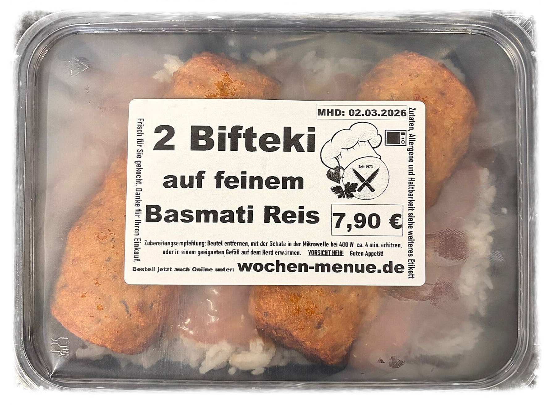 2 Bifteki mit Frischkäsefüllung auf Djuvec` Reis