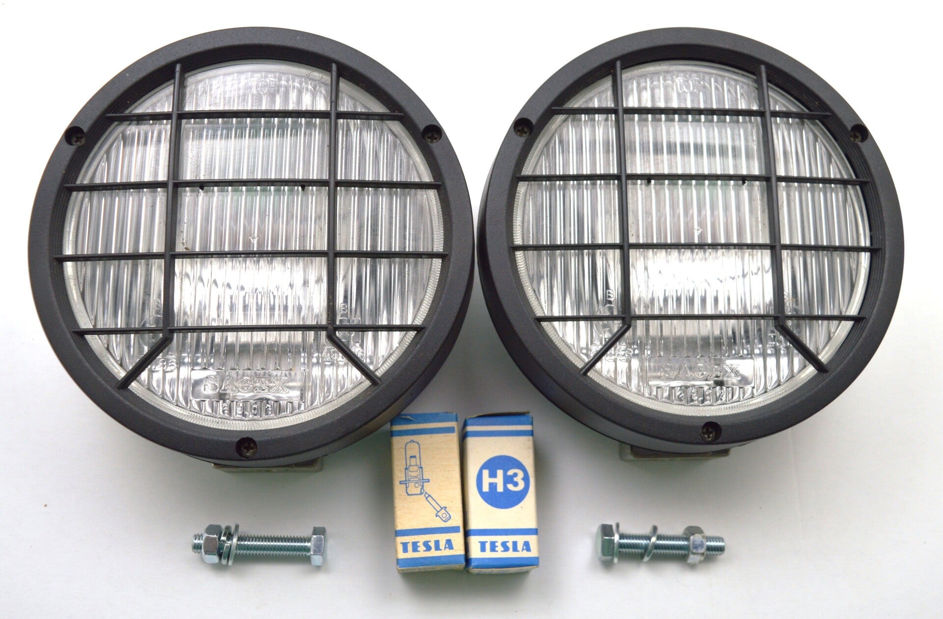 set à 2 Sacex mistlampen mistlichten breedstralers met beschermroosters