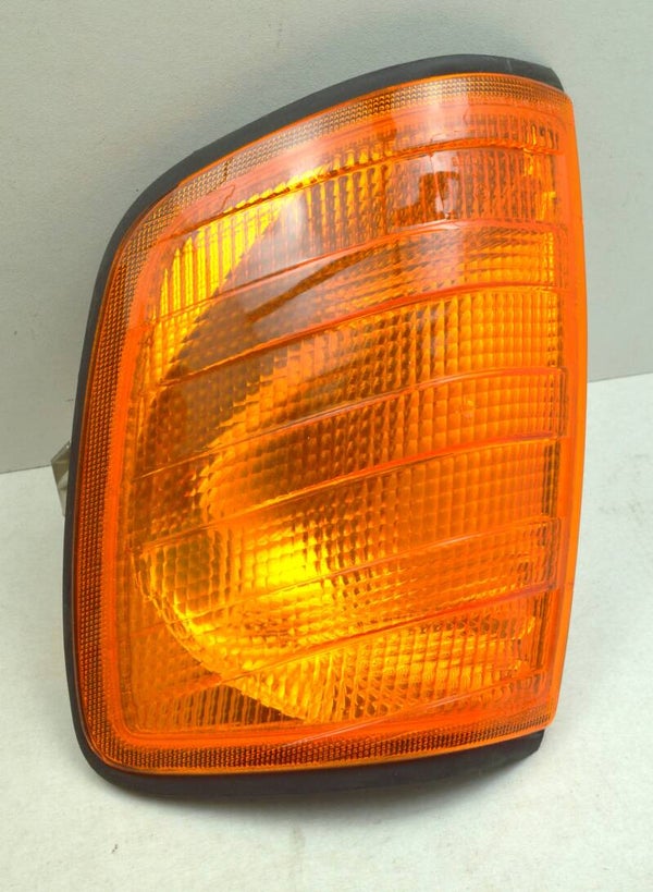 Hella 9EL 129 615-011 lampglas voor knipperlicht links Mercedes Benz W124