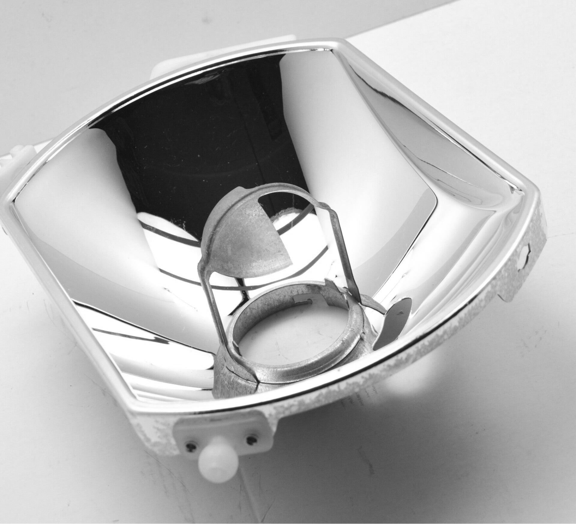 Hella 9DE 121 317-011 reflector