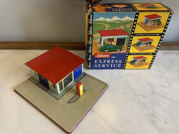 Schuco Service Station 1502