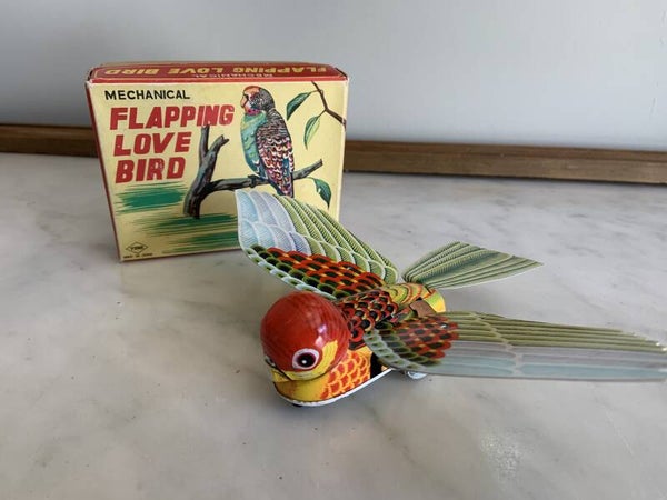 Yone Flapping Love Bird