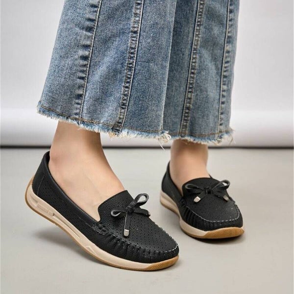 Mocassins Met Perforatie & Strikje