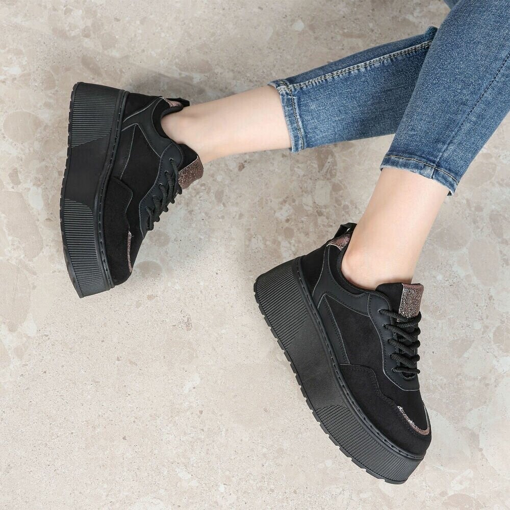 Platform sneaker