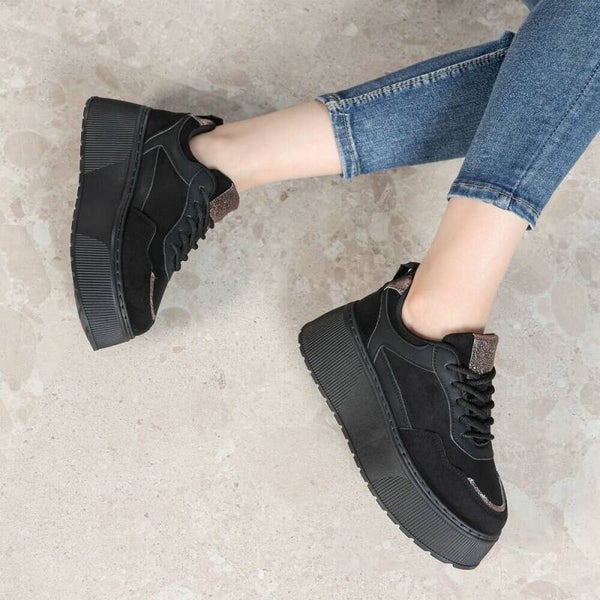 Platform sneaker