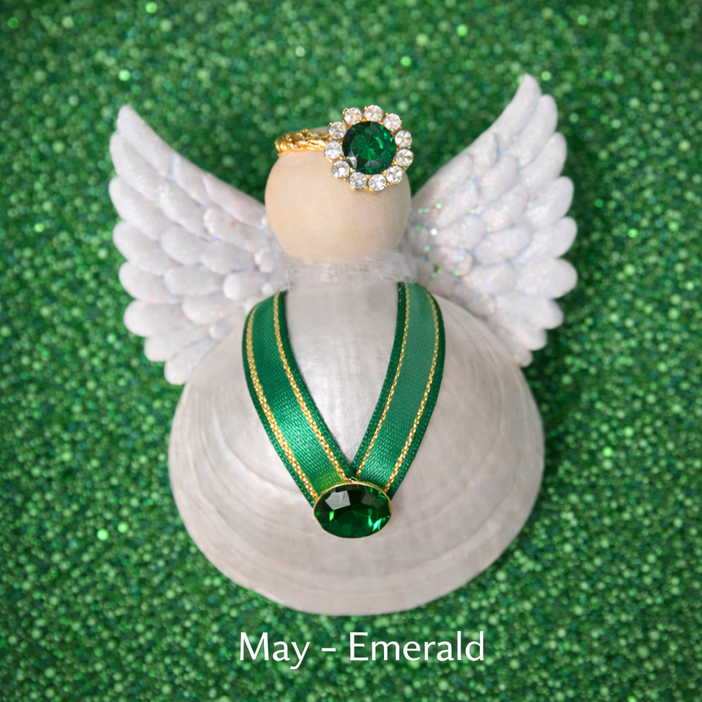 💚 MAY – EMERALD  Growth • Abundance • Renewal • Heart energy