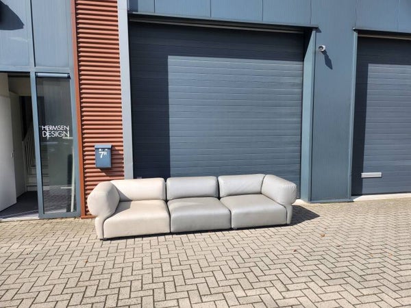 B&B italia Butterfly outdoor sofa by Patricia Urquiola