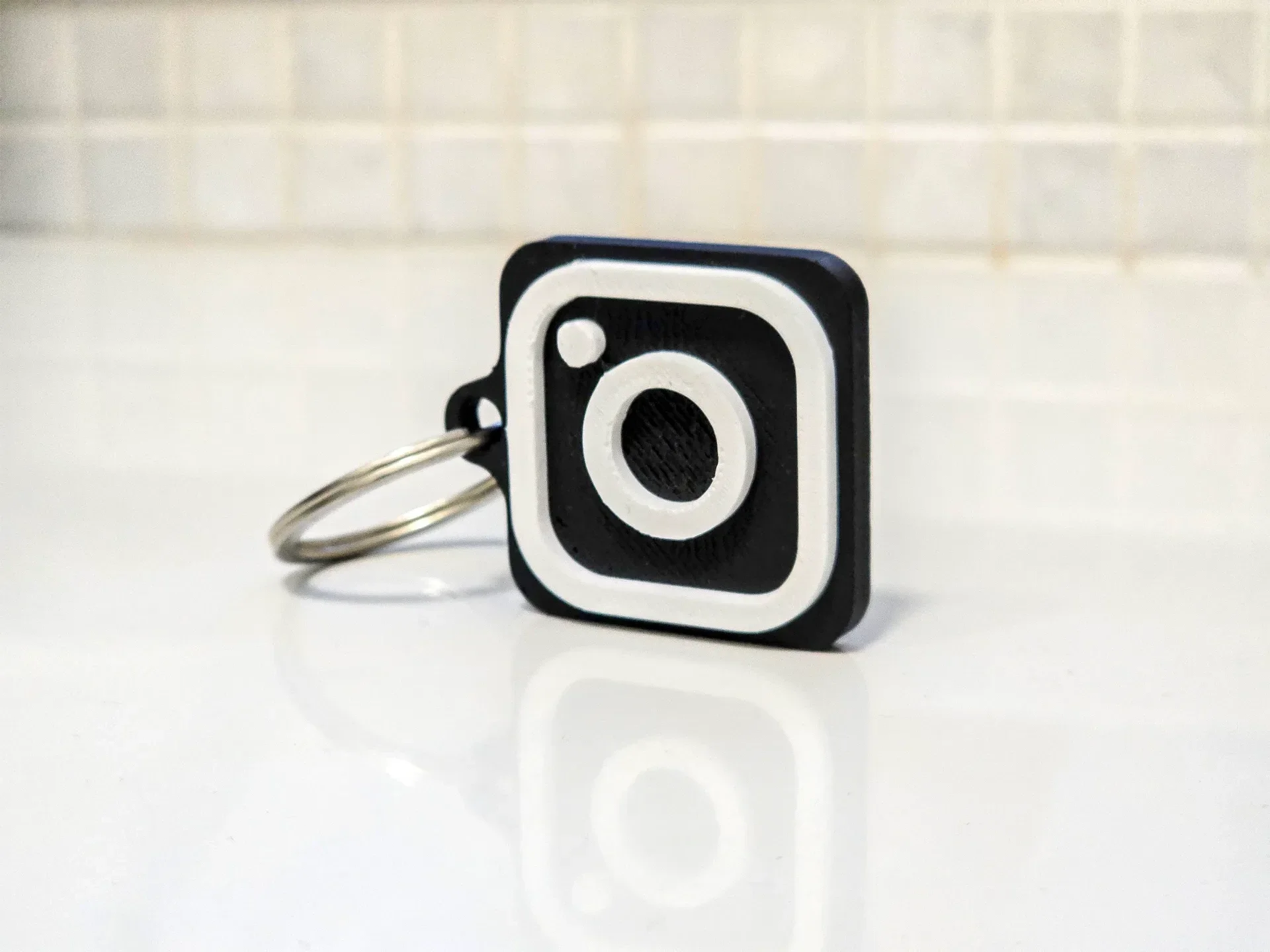 Llavero Tag NFC con logotipo de Instagram