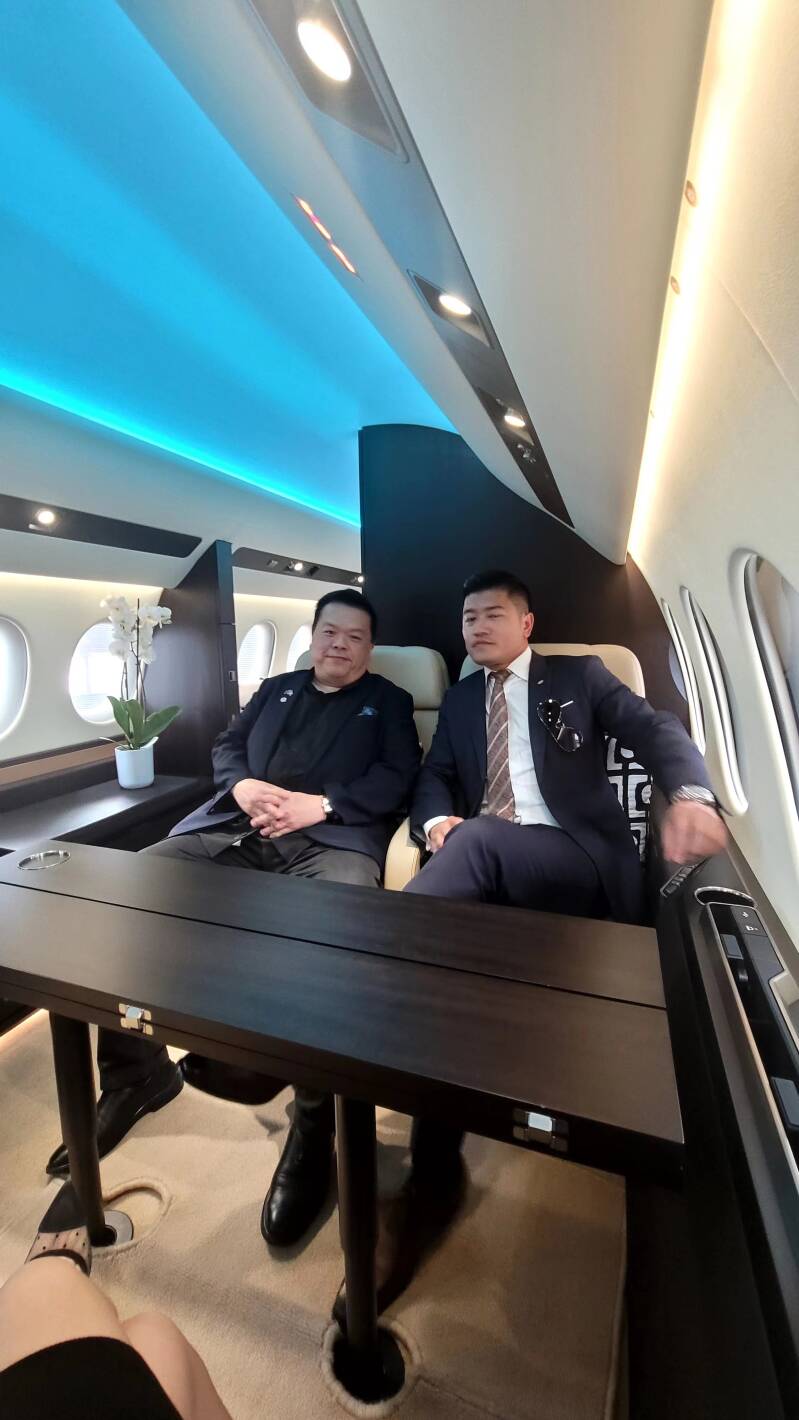 Special visit of Mr. Jerome Desmazures, Director - Northeast Asia at Dassault Falcon Jet in Shanghai and M. Linus LIN, RBC Head of Business Development Personal &amp; Commercial Banking, Mainland China